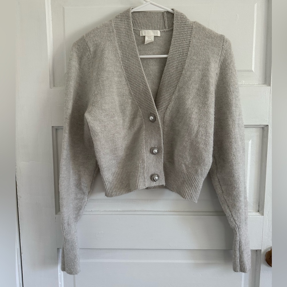 H&M Gray Crop Sweater Button Closure Size XS